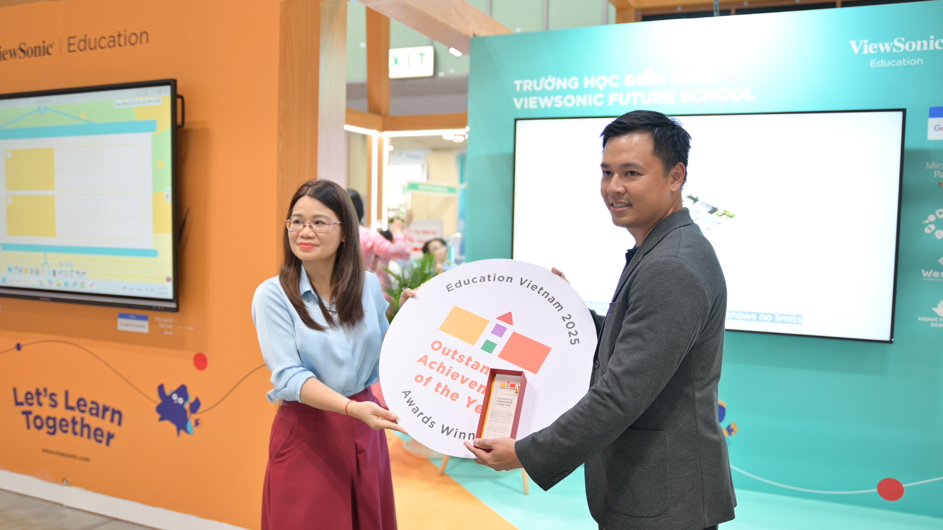 ViewSonic IFP7534 được vinh danh tại Education Vietnam 2025